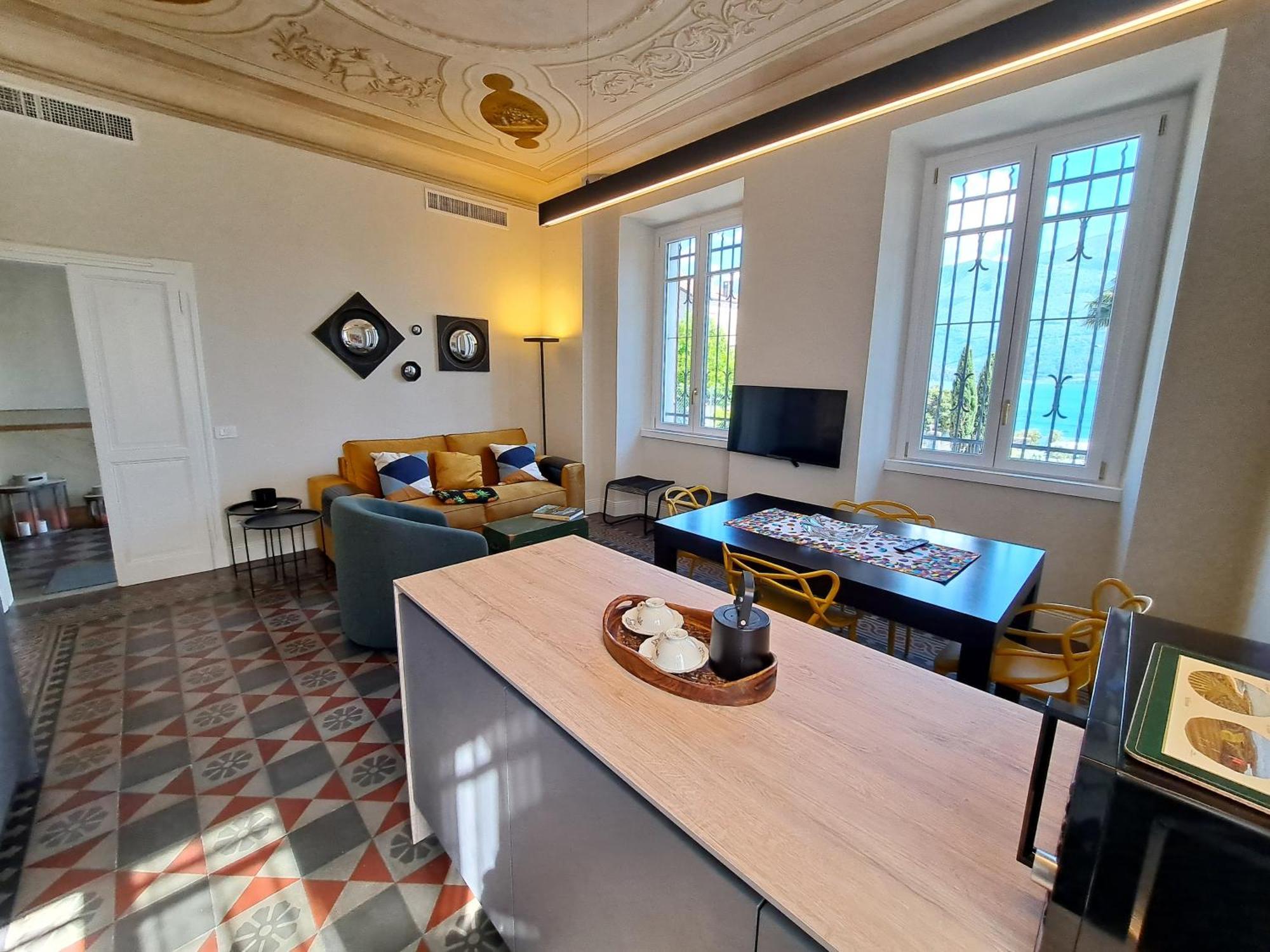 Immobillario - Domus Palmae Apartman Domaso Kültér fotó